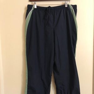 T-shirt lined Old Navy wind pants